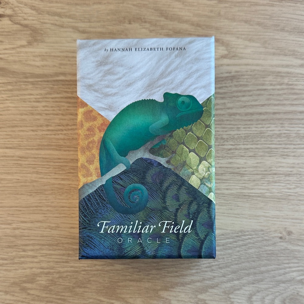 Familiar Field Oracle Deck - Green and Gold